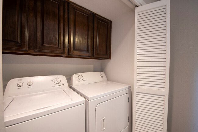 Foto del edificio - 15171 Kimberley Ct