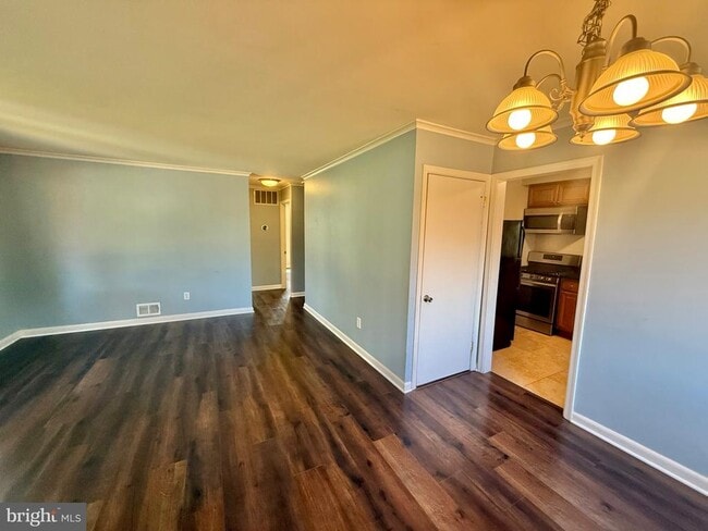 Building Photo - 6618 Dorset Dr