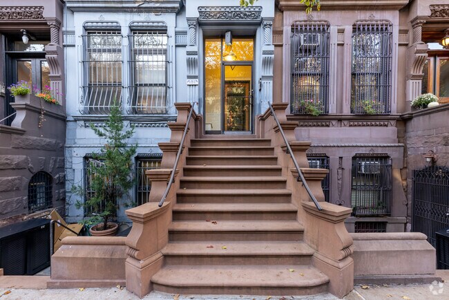Entrada - Residential Co-Op Building