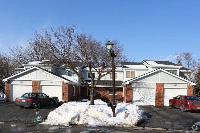 Building Photo - Golfview Commons