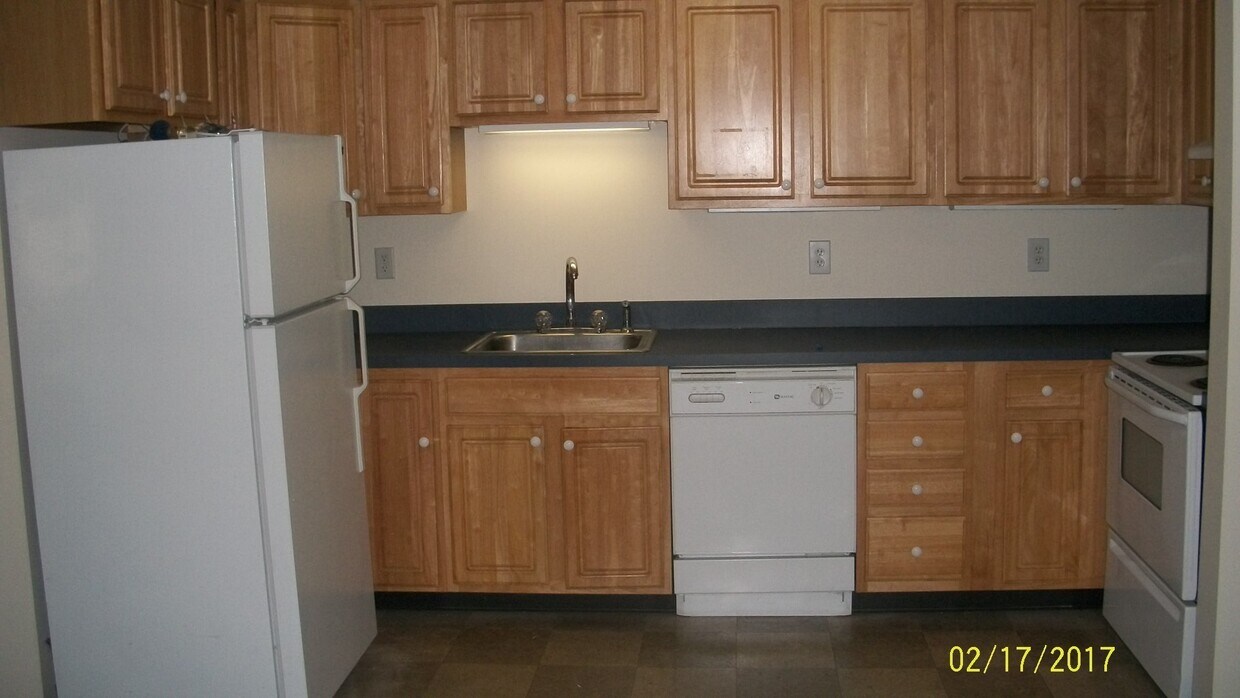 32 Elm St Unit A, Amesbury, MA 01913 Room for Rent in Amesbury, MA