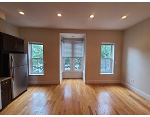 Building Photo - 639 Tremont St