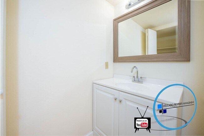 Building Photo - Glen Cove!  Remodeled 3 bedrooms, 2 baths ...