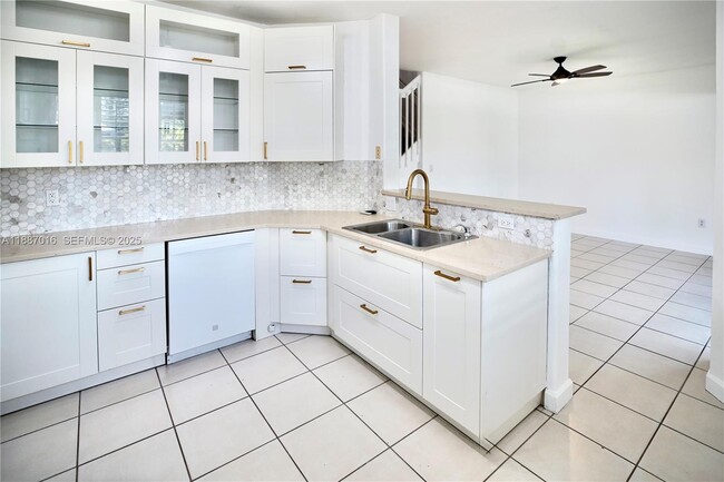 Building Photo - 10181 NW 32nd Terrace