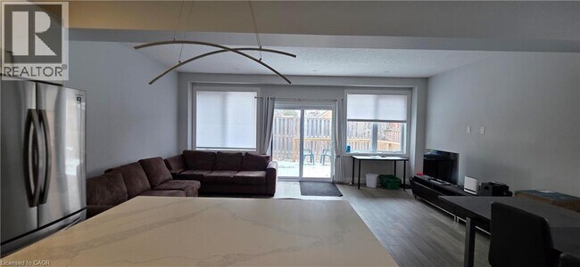 Photo du bâtiment - 196 Sydney St S