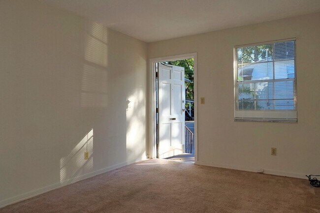 Foto del edificio - 511 Hillcrest St