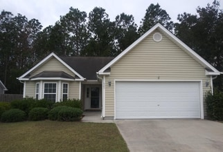 Building Photo - 525 Maple Branches Dr