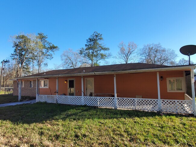 Building Photo - 203 County Rd 328