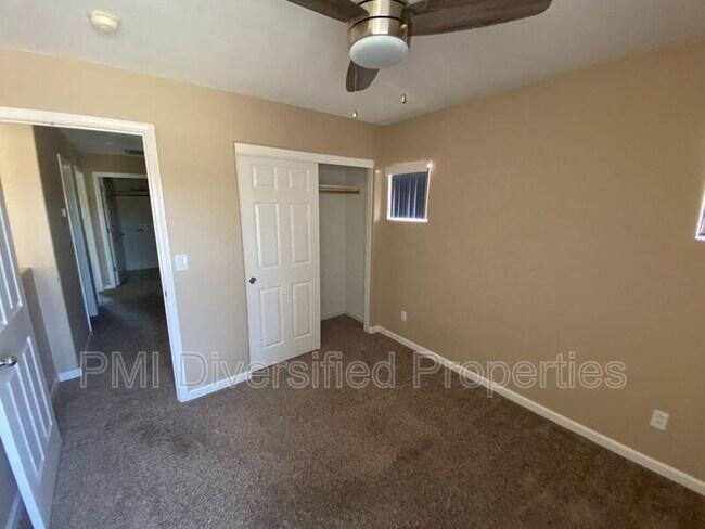Building Photo - 9260 Lone Wolf Cir