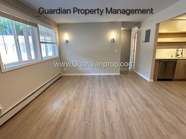 Building Photo - Champlin 3 Bedroom, Excellent Condition, AC, Garage Available, Balcony, Heat Paid