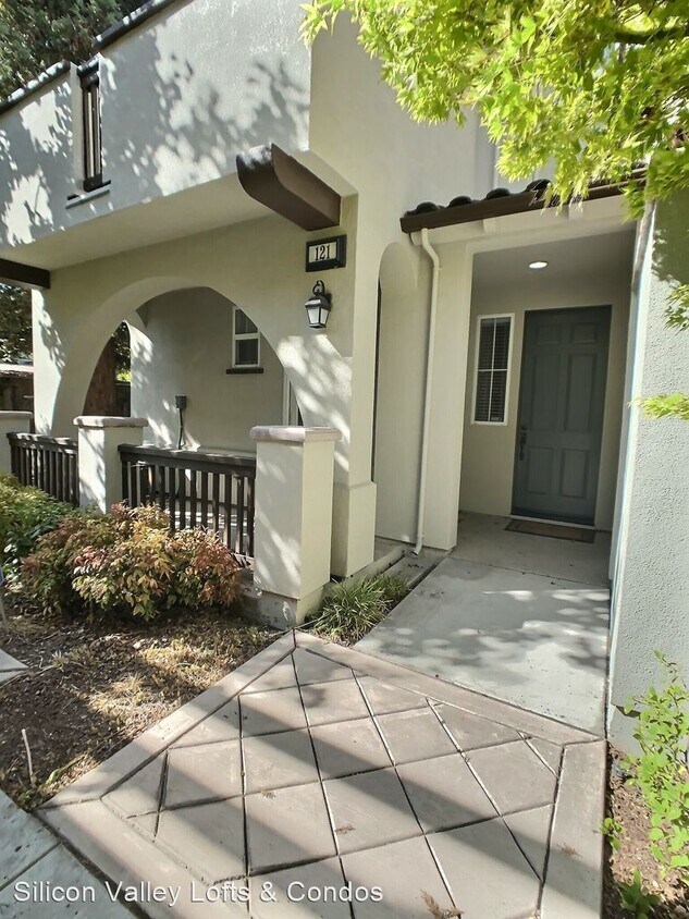 Primary Photo - 3 br, 3.5 bath House - 121 Muller Pl.