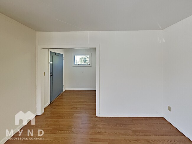 Foto del edificio - 516 105th Ave Apt A