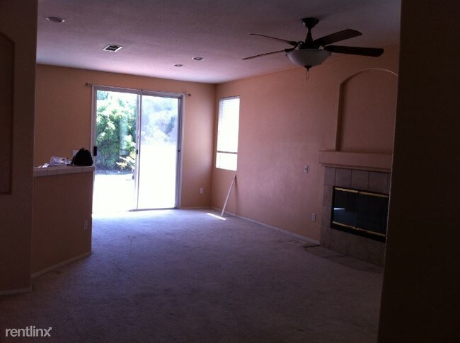 Building Photo - 3 br, 2 bath House - 9382 bennoel way