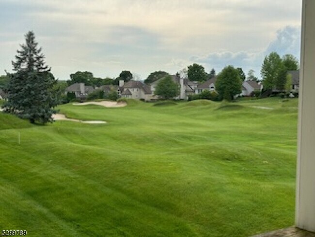 Foto del edificio - 9 Beardslee Cir