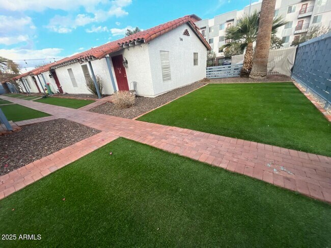 Foto del edificio - 712 W Taylor St