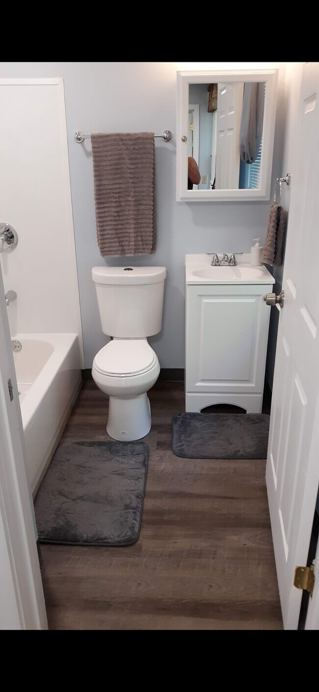 Baño - 5433 Bennett St