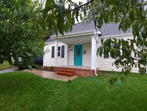 Building Photo - 2510 Jamaica Dr