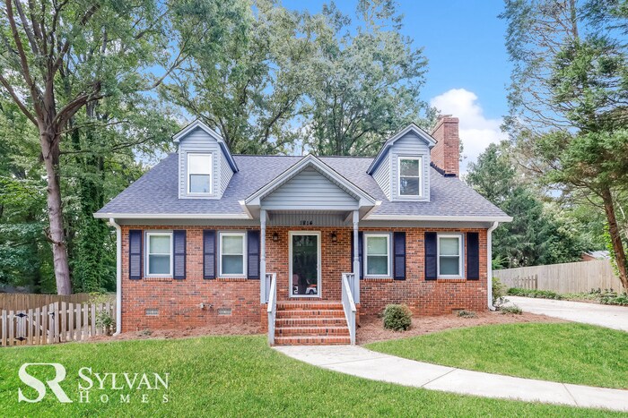 Primary Photo - Charming 4BR 2BA brick ranch home
