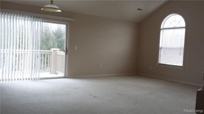 Foto del edificio - 28339 Carlton Way Dr