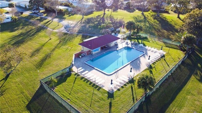 Foto del edificio - 1081 Parkway Ln