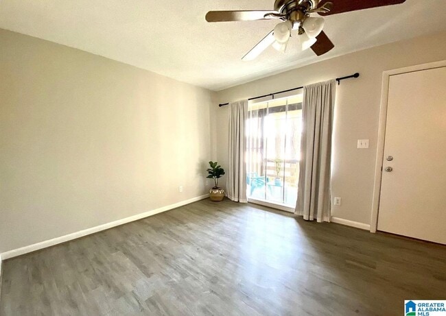 Foto del edificio - 3101 Lorna Rd