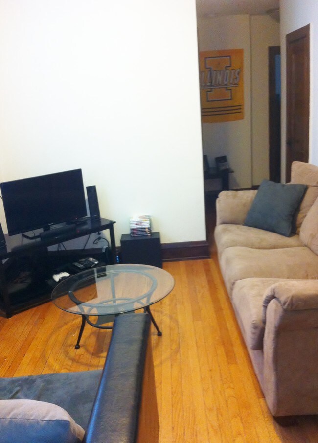 Building Photo - 54 E John St