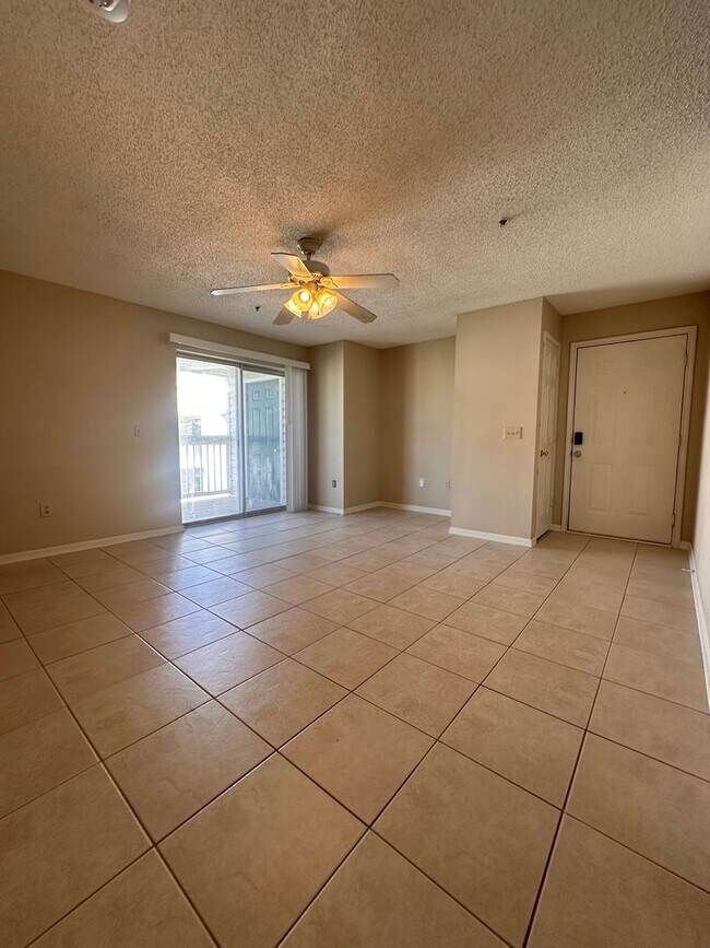 Foto del edificio - Spacious 1B/1B Unfurnished Condo near Beach in the Heart of Destin!
