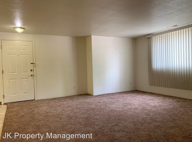 Building Photo - 1612 Sand Ct