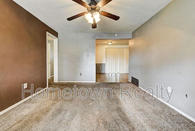 Building Photo - 4009 Vickie Dr