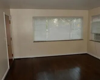 Foto del edificio - 3065 Glenmore Ave