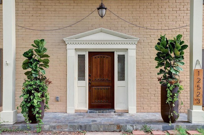 Foto del edificio - 12523 Briar Forest Dr