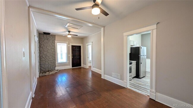 Building Photo - 1016 W Cucharras St