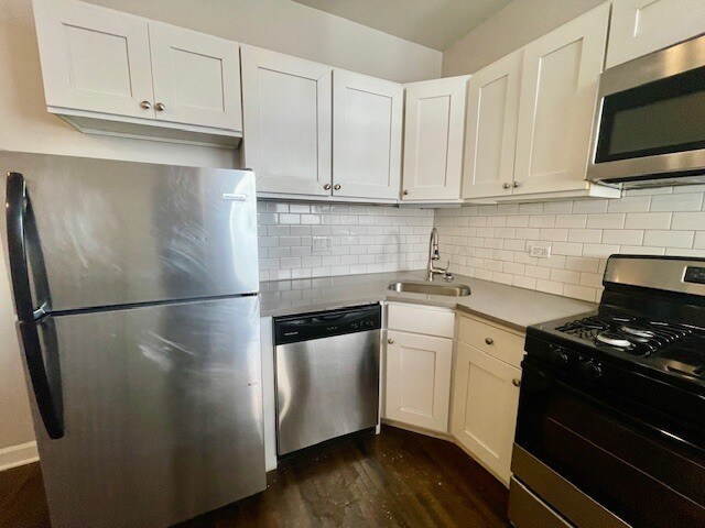 Foto del edificio - 1351 W Touhy Ave