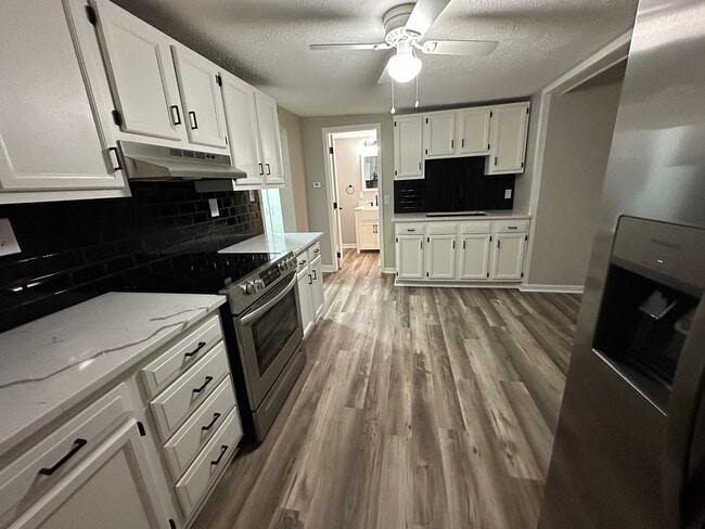 Kitchen - 349 W South St