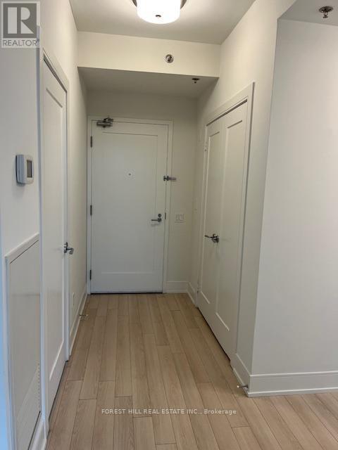 Building Photo - 310 Tweedsmuir Ave