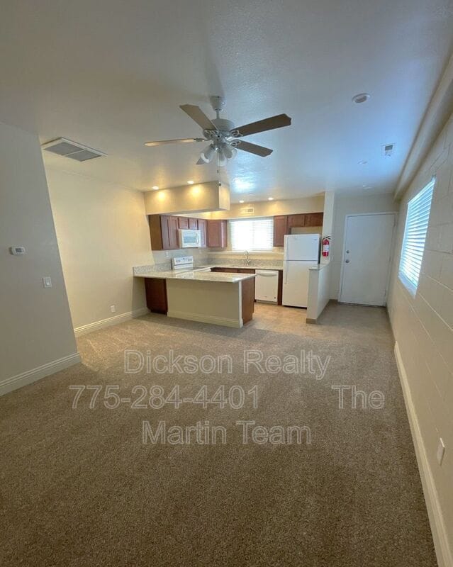 Building Photo - 480 Sunshine Ln