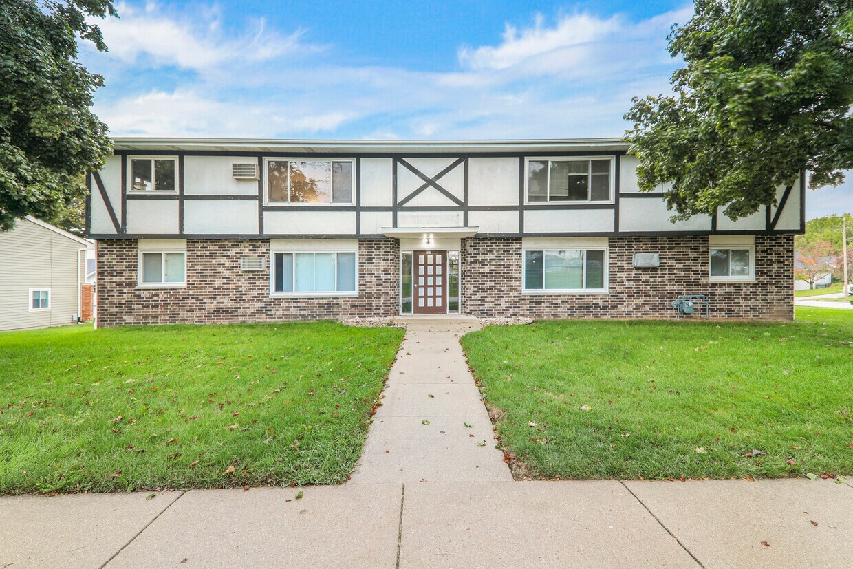 Primary Photo - 117 Washburn Rd