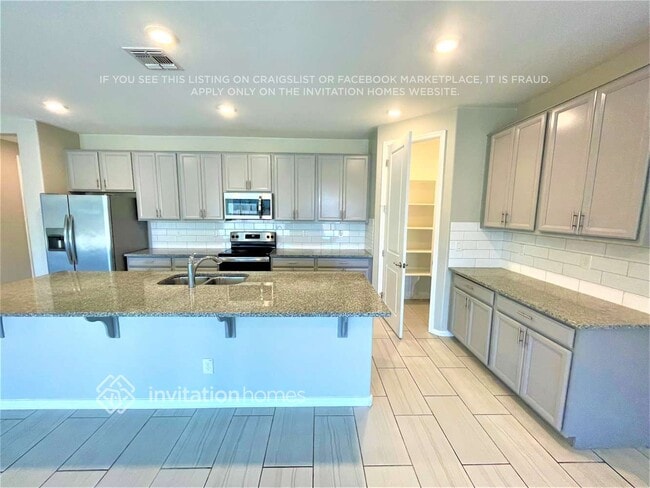 Foto del edificio - 19981 W Glenrosa Ave