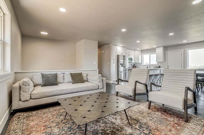 Foto del edificio - 482 W 80th Ave