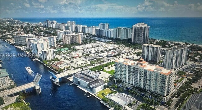 Foto del edificio - 3020 NE 32nd Ave