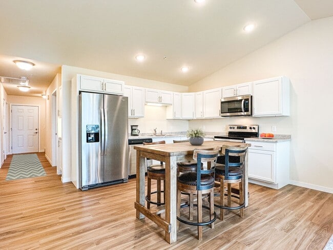 Building Photo - SCS Eau Claire Apartment Community