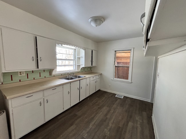 Building Photo - 3817 Miller Rd