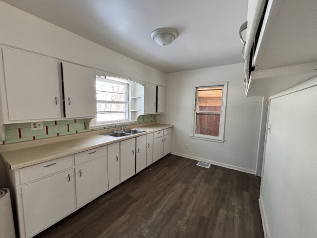 Foto del edificio - 3817 Miller Rd