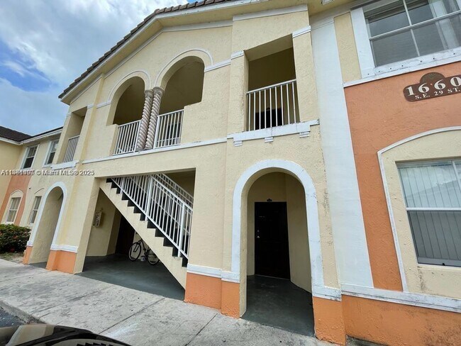 Foto del edificio - 1660 SE 29th St