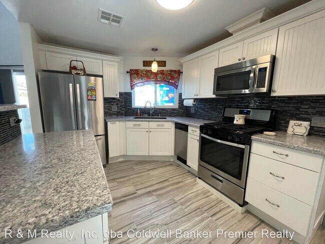 Foto del edificio - 2 br, 2 bath House - 6560 Kirwan Heights Way