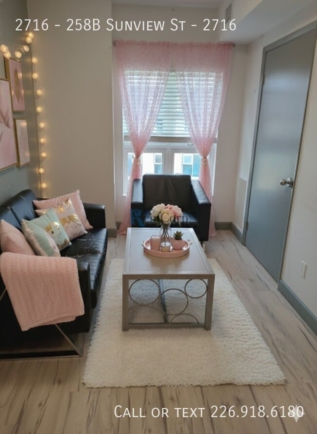 Photo du bâtiment - 258B-258B Sunview St