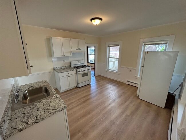 Building Photo - 15 Estabrook Ave
