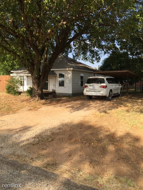1100 N Anna St, Pilot Point, TX 76258 House Rental in Pilot Point, TX