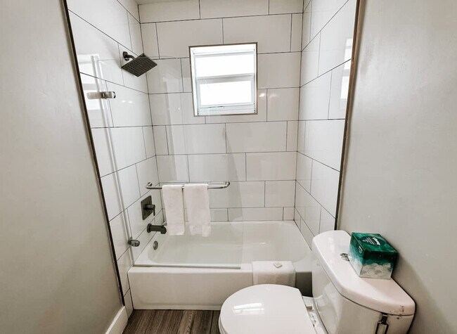 Foto del edificio - 50 Davie Blvd