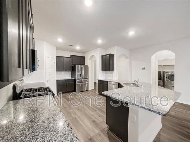 Foto del edificio - 4009 Savoy Wy